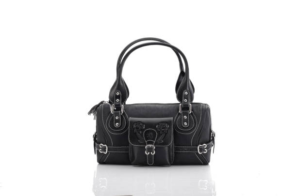 Elegant black leather handbag - a must-have in your luxury collection